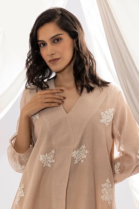 Pants And Pajamas Ivory Chanderi, Cotton, , Organza Embroidery Floral And Thread Kurta Set at Aza Fashions Pants And Pajamas_Ivory Chanderi, Cotton, , Organza Embroidery Floral And Thread Kurta Set _at_Aza_Fashions