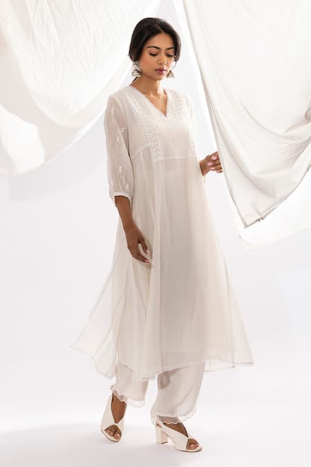 Pants And Pajamas_White Chanderi Embroidery, Lace V-neck Chikankari Kurta _Online_at_Aza_Fashions