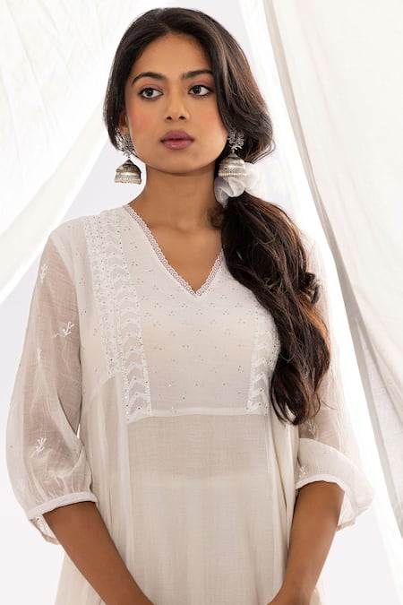 Buy_Pants And Pajamas_White Chanderi Embroidery, Lace V-neck Chikankari Kurta _Online_at_Aza_Fashions