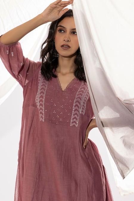 Pants And Pajamas_Purple Chanderi Embroidery V-neck Chikankari Threadwork Kurta _Online_at_Aza_Fashions