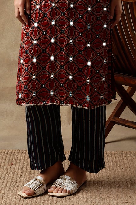 Sheeshakari Red Silk Embroidery, Beads, Mirrors Round Blossom Handblock Print Kurta Pant Set at Aza Fashions Sheeshakari_Red Silk Embroidery, Beads, Mirrors Round Blossom Handblock Print Kurta Pant Set _at_Aza_Fashions
