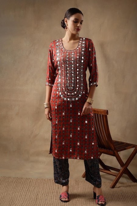 Sheeshakari_Red Silk Beads, Mirrors, Zari Round Neck Floral Handblock Print Kurta Pant Set _Online_at_Aza_Fashions