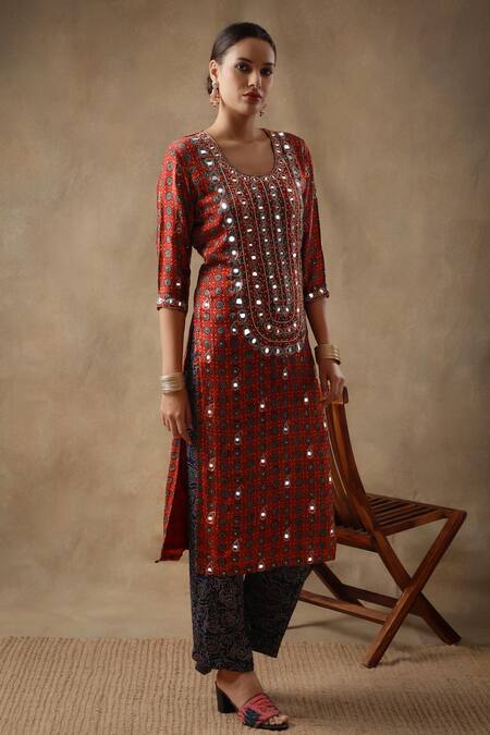 Buy_Sheeshakari_Red Silk Beads, Mirrors, Zari Round Neck Floral Handblock Print Kurta Pant Set _Online_at_Aza_Fashions