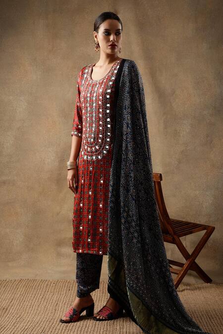 Sheeshakari_Red Silk Beads, Mirrors, Zari Round Neck Floral Handblock Print Kurta Pant Set _at_Aza_Fashions