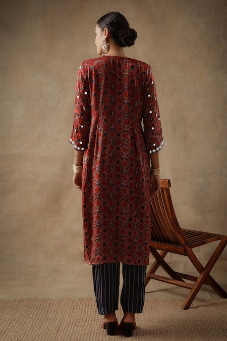 Shop_Sheeshakari_Red Silk Beads, Mirrors, Zari Round Neck Mirrorwork Embroidered Kurta Pant Set _at_Aza_Fashions