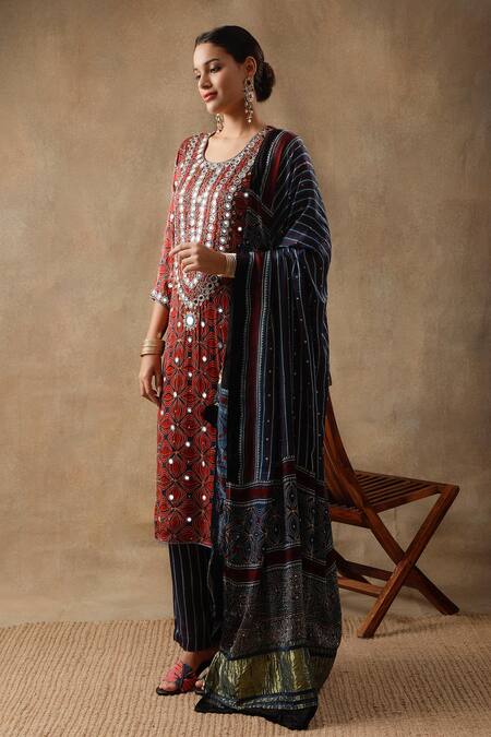 Buy_Sheeshakari_Red Silk Beads, Mirrors, Zari Round Neck Mirrorwork Embroidered Kurta Pant Set 