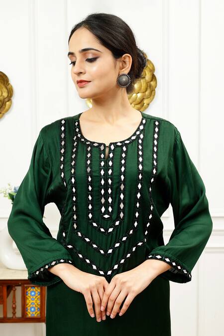 Shop_Sheeshakari_Green Silk Beads, Mirrors Split V-neck Embroidered Kurta With Pant _Online_at_Aza_Fashions