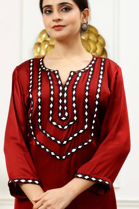 Buy_Sheeshakari_Brown Silk Beads, Mirrors Split V-neck Embroidered Kurta With Pant _Online_at_Aza_Fashions