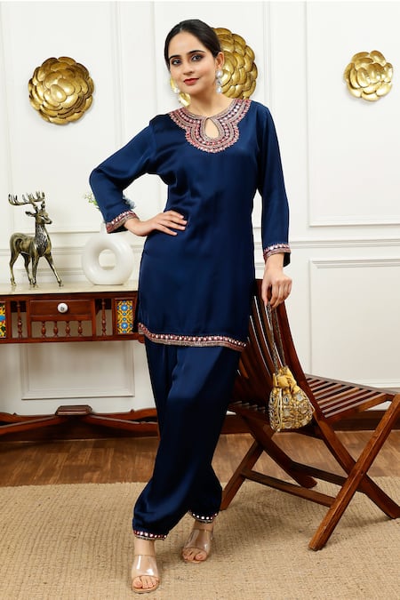 Sheeshakari Bead Embroidered Border Kurta With Harem Pant 