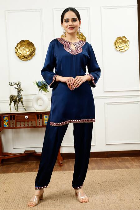 Sheeshakari_Blue Silk Beads, Mirrors Keyhole Neck Embroidered Border Kurta With Harem Pant _Online_at_Aza_Fashions