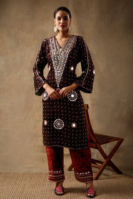 Sheeshakari_Black Velvet, Silk Sequins, Beads, Mirrors, Floral Vine Pattern Kurta Pant Set _Online_at_Aza_Fashions