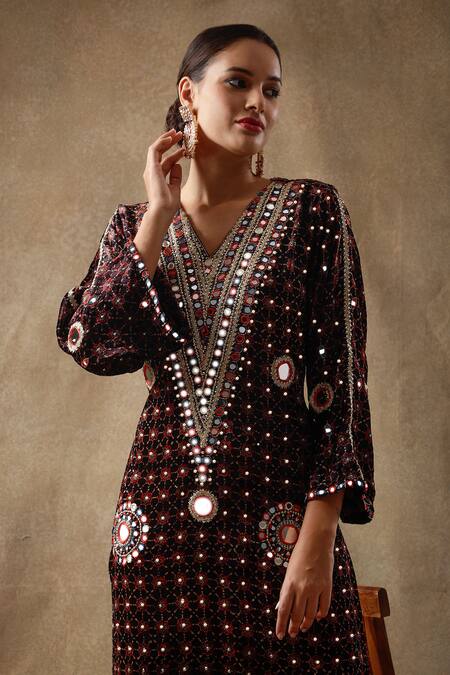 Buy_Sheeshakari_Black Velvet, Silk Sequins, Beads, Mirrors, Floral Vine Pattern Kurta Pant Set _Online_at_Aza_Fashions