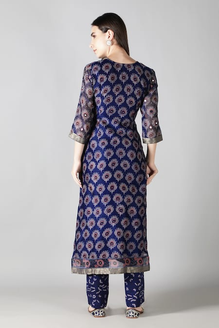 Sheeshakari Poppy Floral Pattern Embroidered Kurta Pant Set 