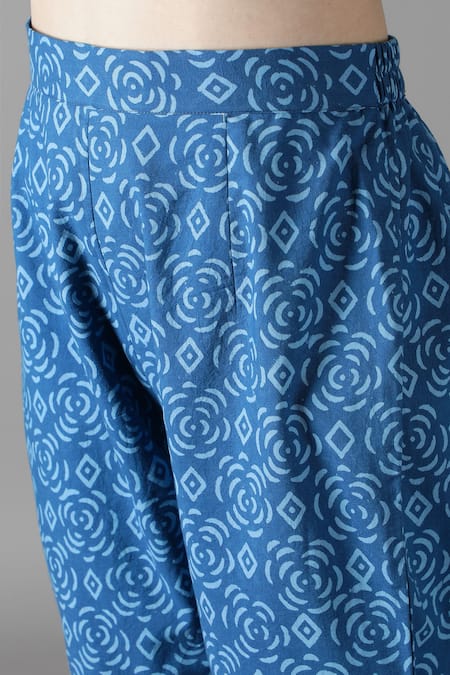 Sheeshakari_Pink Silk, Cotton Mirrors, Embroidery Split V-neck And Tikki Work Kurta Pant Set _Online_at_Aza_Fashions