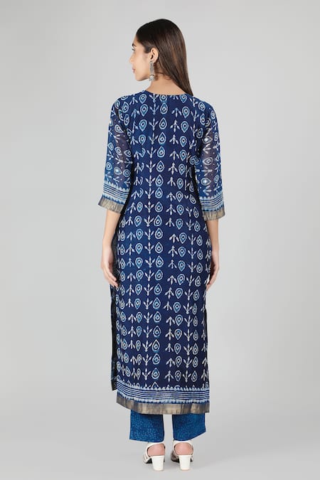 Shop_Sheeshakari_Blue Silk, Cotton Mirrors, Embroidery Split V-neck And Tikki Work Kurta Set _at_Aza_Fashions
