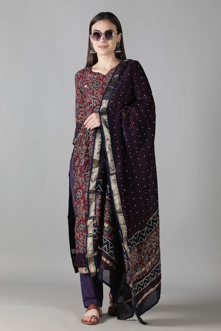 Sheeshakari_Red Silk, Cotton Mirrors, Embroidery, Floral Pattern And Work Kurta Pant Set _at_Aza_Fashions