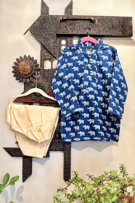 Rage Attire-Sweta Saria Blue Cotton Embroidery Elephant Print Kurta With Pyjama 