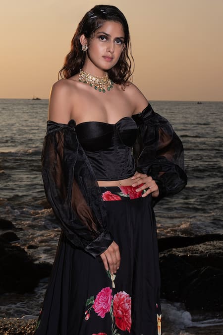 Nea By Nikita Tiwari Guldasta Floral Pattern Lehenga Set 