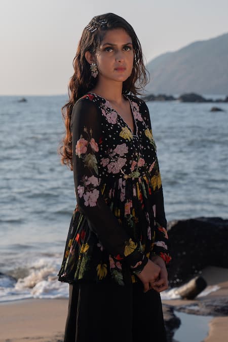 Nea By Nikita Tiwari Guldasta Hand Embroidery Sharara Set 