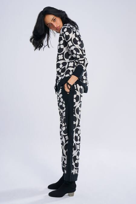 Buy Terra Luna Black 100% Organic Handloom Cotton Printed Crescent Bloom Straight Pant Online at Aza Fashions Buy_Terra Luna_Black 100% Organic Handloom Cotton Printed Crescent Bloom Straight Pant _Online_at_Aza_Fashions