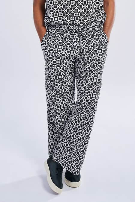 Terra Luna Black 100% Organic Handloom Oxford Cotton Comet Check Wide Leg Solid Trouser Online at Aza Fashions Terra Luna_Black 100% Organic Handloom Oxford Cotton Comet Check Wide Leg Solid Trouser _Online_at_Aza_Fashions