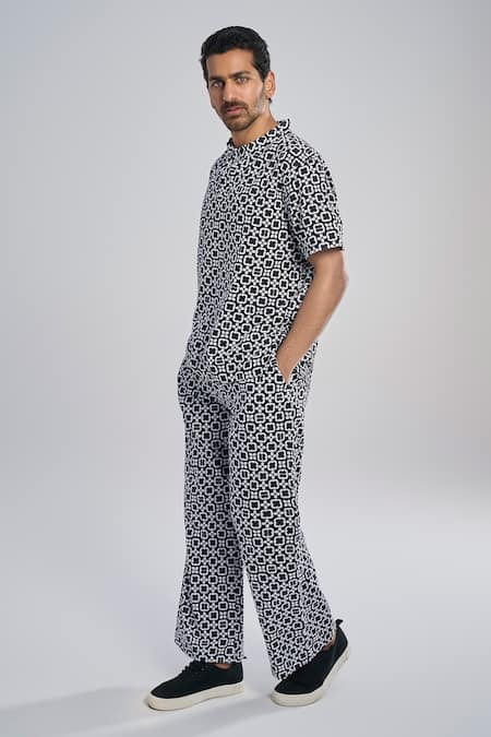 Buy Terra Luna Black 100% Organic Handloom Oxford Cotton Comet Check Wide Leg Solid Trouser Online at Aza Fashions Buy_Terra Luna_Black 100% Organic Handloom Oxford Cotton Comet Check Wide Leg Solid Trouser _Online_at_Aza_Fashions