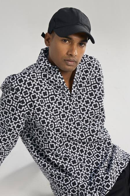 Terra Luna Black Cotton The Mystical Popover Geometric Pattern Shirt Online at Aza Fashions Terra Luna_Black Cotton The Mystical Popover Geometric Pattern Shirt _Online_at_Aza_Fashions