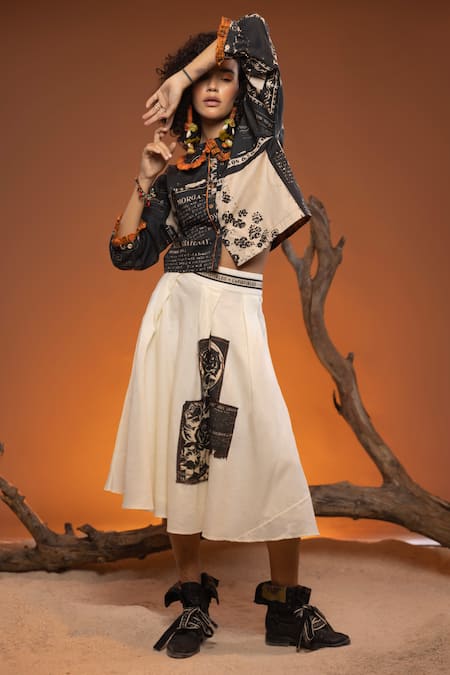 CAPISVIRLEO_Black Cotton Collared Juniper Abstract Print Shirt _Online_at_Aza_Fashions