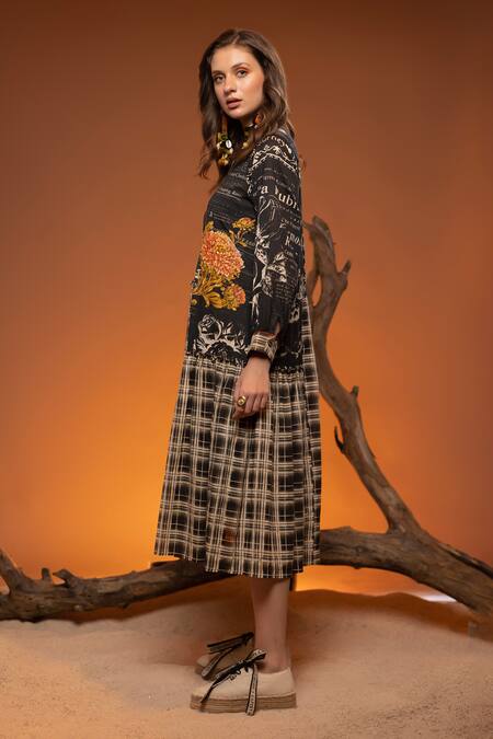 Shop_CAPISVIRLEO_Black Cotton Embroidery Collared Manara Abstract Print Dress _Online_at_Aza_Fashions