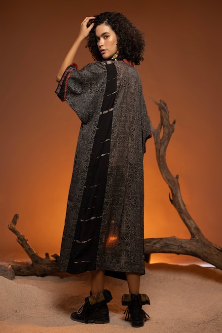 Shop Capisvirleo Black , Satin Embroidery Mandarin Collar Sandalwood Hand Kurta at Aza Fashions Shop_Capisvirleo_Black , Satin Embroidery Mandarin Collar Sandalwood Hand Kurta _at_Aza_Fashions