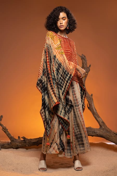 Shop_Capisvirleo_Beige Cotton Silk Printed Tie-dye Round Shikoba Cape Skirt Set  _at_Aza_Fashions