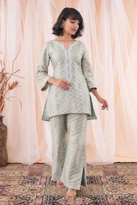 Buy_Farha Syed_Blue Brocade, Taffeta Sequins, Zari Split V-neck Chevron Woven Kurta And Pant Set _Online_at_Aza_Fashions