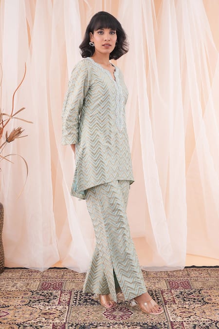 Farha Syed_Blue Brocade, Taffeta Sequins, Zari Split V-neck Chevron Woven Kurta And Pant Set _at_Aza_Fashions