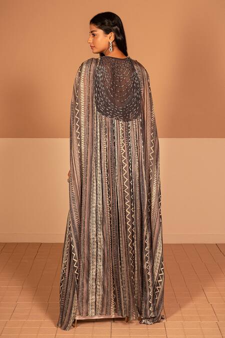 Shop Kelaayah Grey Satin, Chiffon Embroidery V-neck Belle Geometric Print Cape Skirt Set at Aza Fashions Shop_Kelaayah_Grey Satin, Chiffon Embroidery V-neck Belle Geometric Print Cape Skirt Set_at_Aza_Fashions