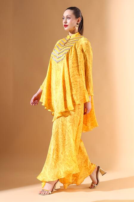 Aakaar_Yellow Silk Gota Patti Collared Marble Print Embellished Tunic And Palazzo Set_Online_at_Aza_Fashions
