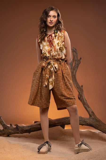 Capisvirleo Amber Ikat Pattern Pleated Shorts 