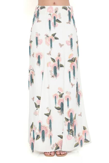 Payal Singhal_Off White Georgette Embroidered Floral Sweetheart Neck Bustier With Slit Skirt _at_Aza_Fashions