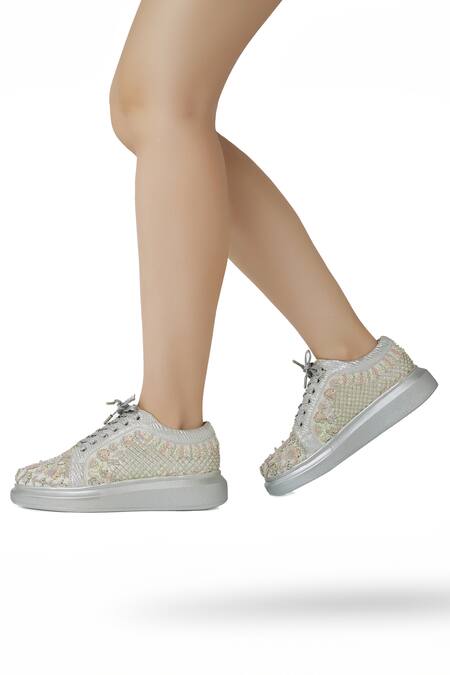 Anaar_Green Floral Jaal And Zardosi Embroidered Wedding Sneakers _Online_at_Aza_Fashions