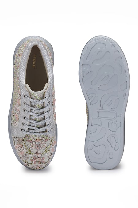 Anaar_Green Floral Jaal And Zardosi Embroidered Wedding Sneakers _at_Aza_Fashions