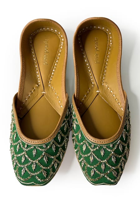 Pixie Pearlz Evergreen Hand Embroidered Juttis 