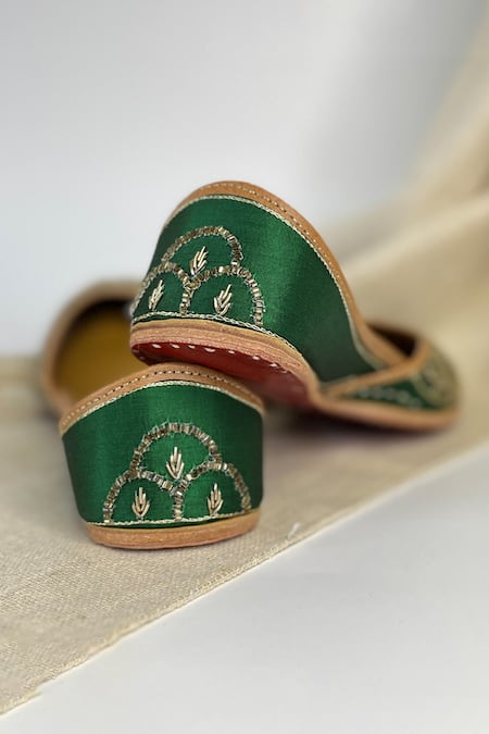 Buy_Pixie Pearlz_Emerald Green Dabka Hand Embroidered Juttis _Online_at_Aza_Fashions