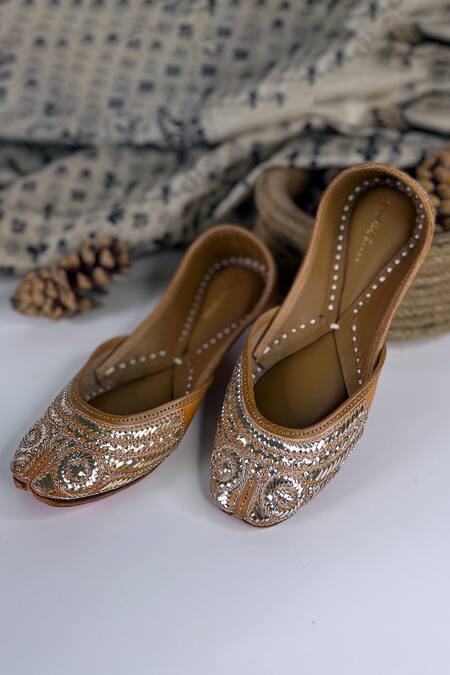 Pixie Pearlz Brown Mukaish Inara Work Leather Juttis 