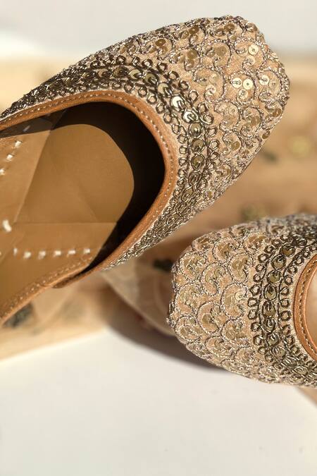 Pixie Pearlz_Beige Maahru Embroidered Juttis _Online_at_Aza_Fashions