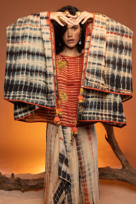 Capisvirleo Black Cotton, Silk Embroidery Shikoba Tie-dye Print Cape Skirt Set at Aza Fashions Capisvirleo_Black Cotton, Silk Embroidery Shikoba Tie-dye Print Cape Skirt Set _at_Aza_Fashions