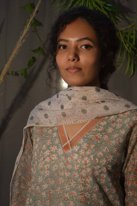 Studio Malang Grey Tissue, Chanderi Embroidery V-neck Flower Print Kurta Set Online at Aza Fashions Studio Malang_Grey Tissue, Chanderi Embroidery V-neck Flower Print Kurta Set_Online_at_Aza_Fashions