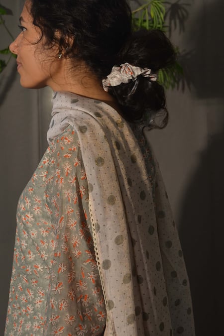 Shop Studio Malang Grey Tissue, Chanderi Embroidery V-neck Flower Print Kurta Set Online at Aza Fashions Shop_Studio Malang_Grey Tissue, Chanderi Embroidery V-neck Flower Print Kurta Set_Online_at_Aza_Fashions