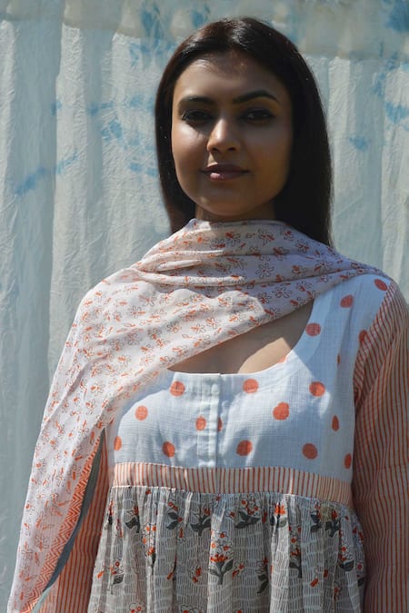 Shop_Studio Malang_White Modal, Silk Round Neck Bloom Print Kurta Set_Online_at_Aza_Fashions