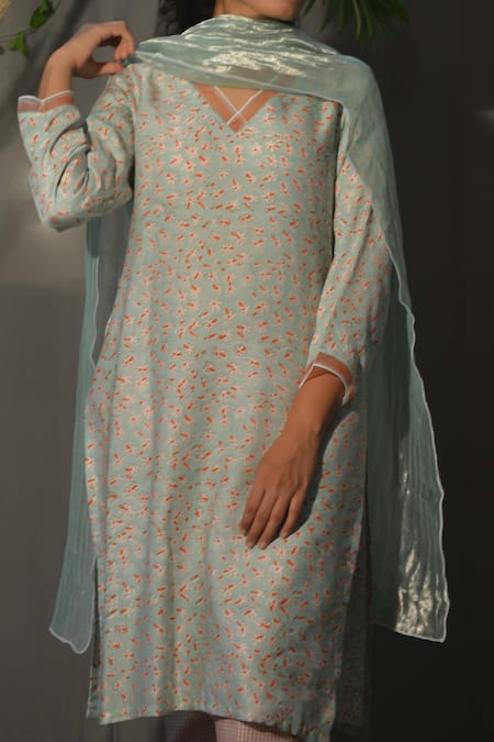 Studio Malang Blue Tissue, Modal V-neck Floral Pattern Kurta Pant Set Online at Aza Fashions Studio Malang_Blue Tissue, Modal V-neck Floral Pattern Kurta Pant Set_Online_at_Aza_Fashions