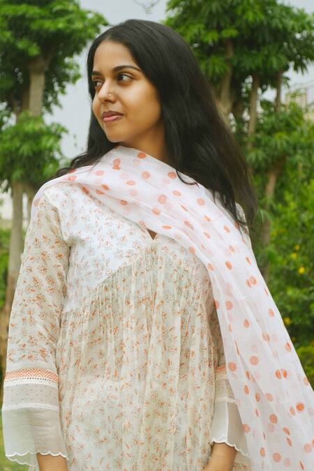 Studio Malang_White Chanderi Shawl Collar Scalloped Hem Kurta Pant Set_at_Aza_Fashions