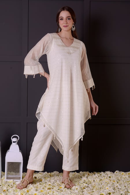 Surabhi Arya_White Chanderi Sequins V-neck Embroidered Kurta And Pant Set _Online_at_Aza_Fashions